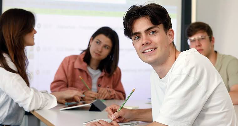 Faculty of Business, Economics and Social Sciences